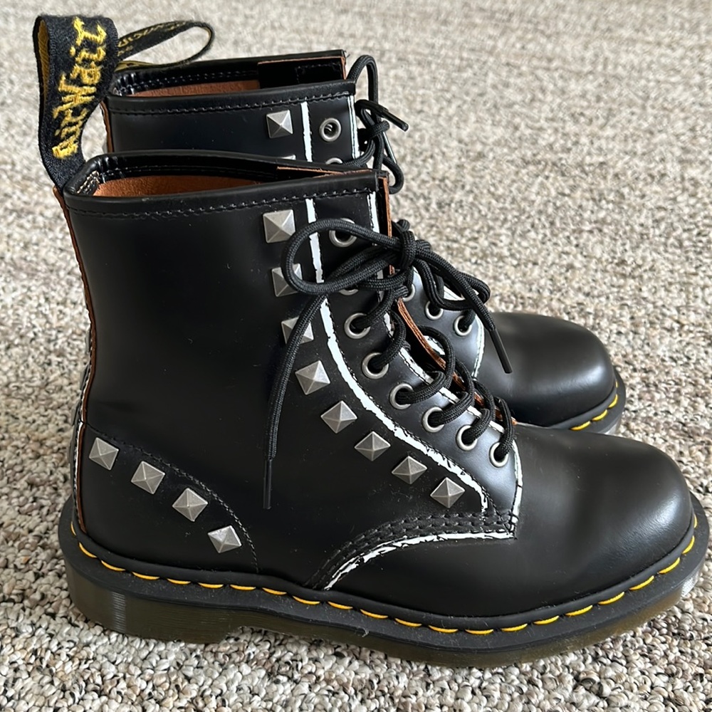 Brand new Dr.Martens w studs
